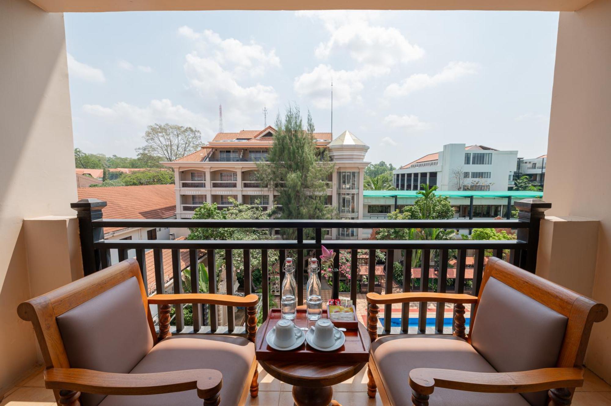 Somadevi Angkor Premium Otel Siem Reap Dış mekan fotoğraf