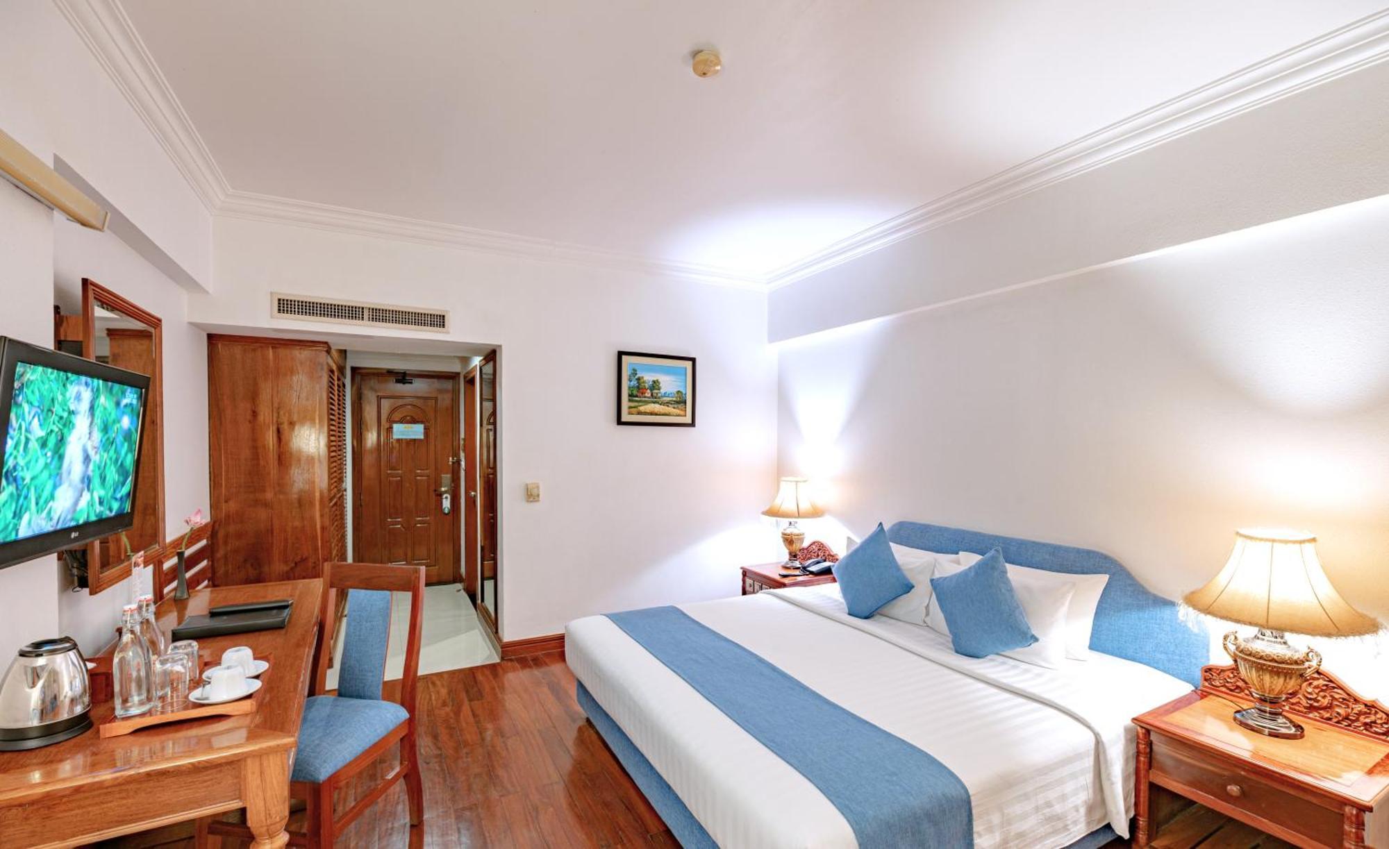 Somadevi Angkor Premium Otel Siem Reap Dış mekan fotoğraf